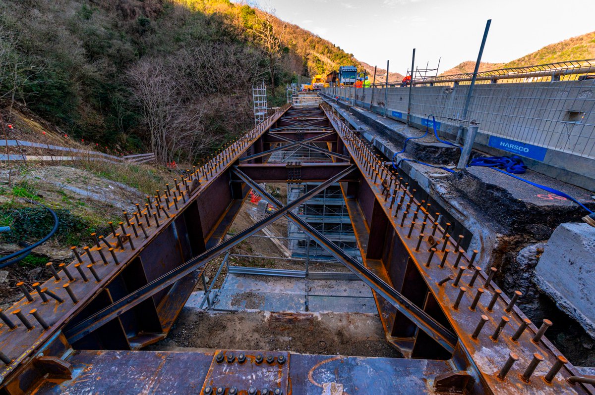 CastaldoSpa's tweet photo. WBS7749 - Autostrada dei fiori S.p.A. – Tronco A6 Torino–Savona: Interventi di miglioramento sismico delle opere di arte – Lotto 4.
#castaldospa #steel #corten #site #launch #bridge #viaduct #cranes #greatjob #welldone #photooftheday  #fns https://t.co/t7IV9bDUqV
