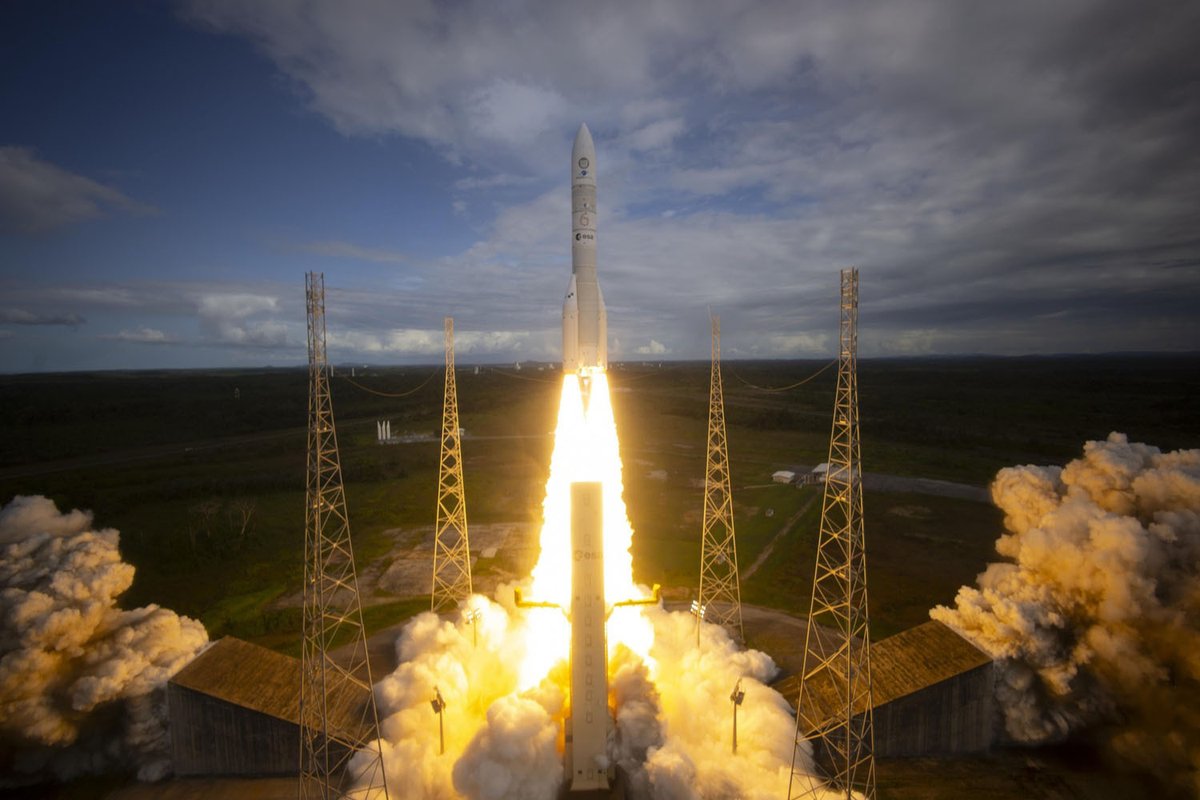 CNES (@cnes) on Twitter photo 🚀 À noter dans vos agendas !
1er vol commercial d'Ariane 6 le 26 février 2025
🔎 VA263 en bref :
⌚ 13h24 (Kourou) / 17h24 (Paris)
📍@europespaceport
🛰 CSO-3, dédié à la défense
#Ariane6 #CNES #CSG #Defense <a href="/esa/">European Space Agency</a> <a href="/ESA_fr/">ESA France</a> @arianegroup @arianespace <a href="/Armee_de_lair/">Armée de l'Air et de l'Espace</a> 🚀 À noter dans vos agendas !
1er vol commercial d'Ariane 6 le 26 février 2025
🔎 VA263 en bref :
⌚ 13h24 (Kourou) / 17h24 (Paris)
📍@europespaceport
🛰 CSO-3, dédié à la défense
#Ariane6 #CNES #CSG #Defense <a href="/esa/">European Space Agency</a> <a href="/ESA_fr/">ESA France</a> @arianegroup @arianespace <a href="/Armee_de_lair/">Armée de l'Air et de l'Espace</a>