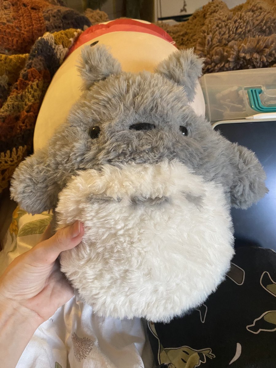 Ymiracl_e's tweet photo. i started crocheting in november and i been making cute things (+ the best pic taken of me from 2024 👍🏻) https://t.co/hZD4OBEkdF