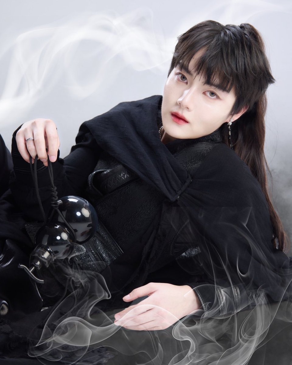 明月依旧何来怅惘，不如潇潇洒洒历遍风和浪，天涯一曲共悠扬。🐍🧧

To everyone who has always been disappointed. Be hopeful, from now on it will always be a good time for you. 

#teepor_tp