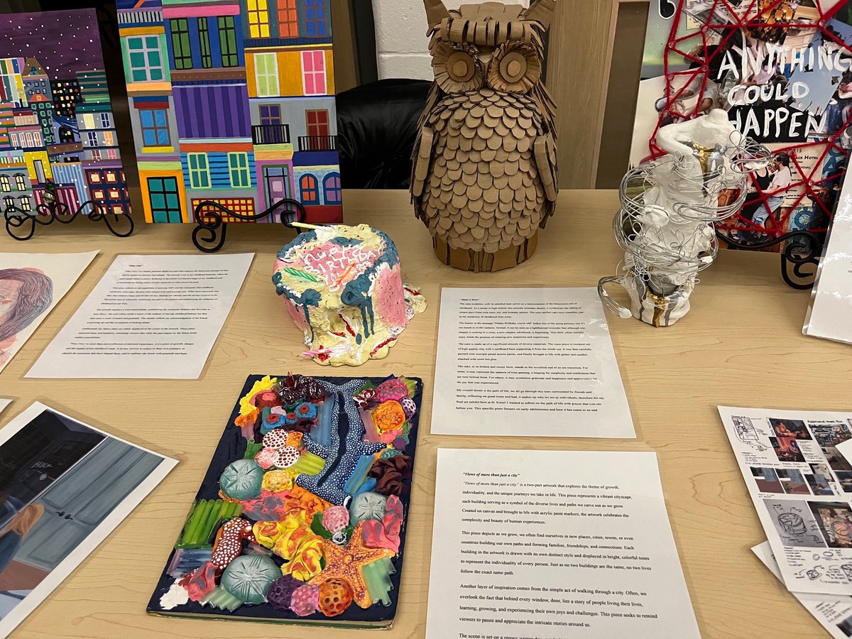 StKateriHCDSB's tweet photo. ICYMI - Gr12 Art Exhibition last night! #SKArt 🎨🎨🎨 https://t.co/68UbIXRJE6