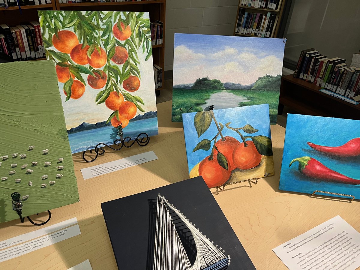 StKateriHCDSB's tweet photo. ICYMI - Gr12 Art Exhibition last night! #SKArt 🎨🎨🎨 https://t.co/68UbIXRJE6