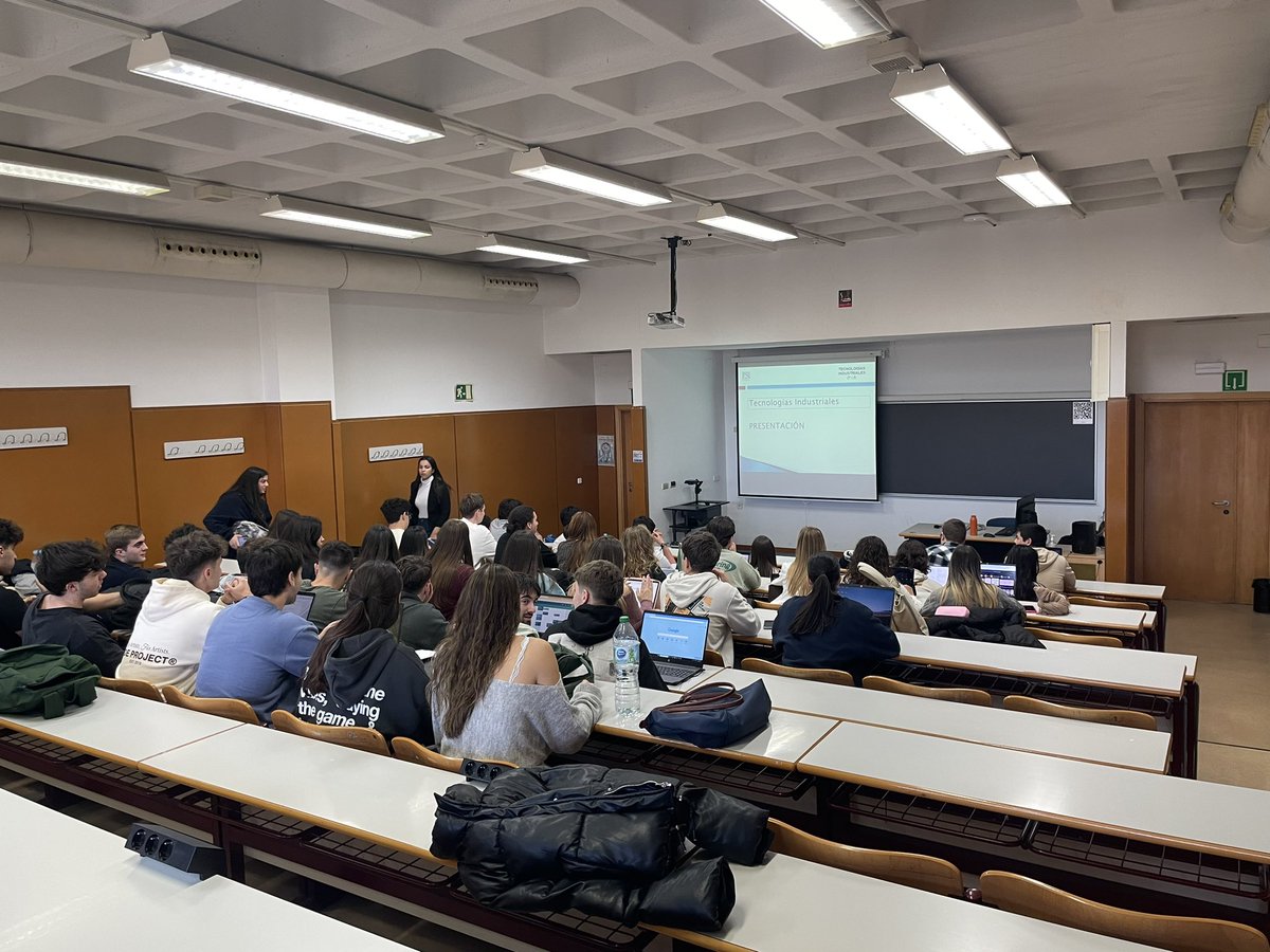 Ayer empezó el segundo cuatrimestre del año 2024-25, comenzamos con la parte de introduccion a la mecánica de fluidos.. alumnos con ganas de aprender, clase llena (82 personas), y me encantó que dieran sus primeros pasos en un mundo apasionante #misalumnoslosmejores <a href="/dic_ua/">dic | Ingeniería Civil UA</a>