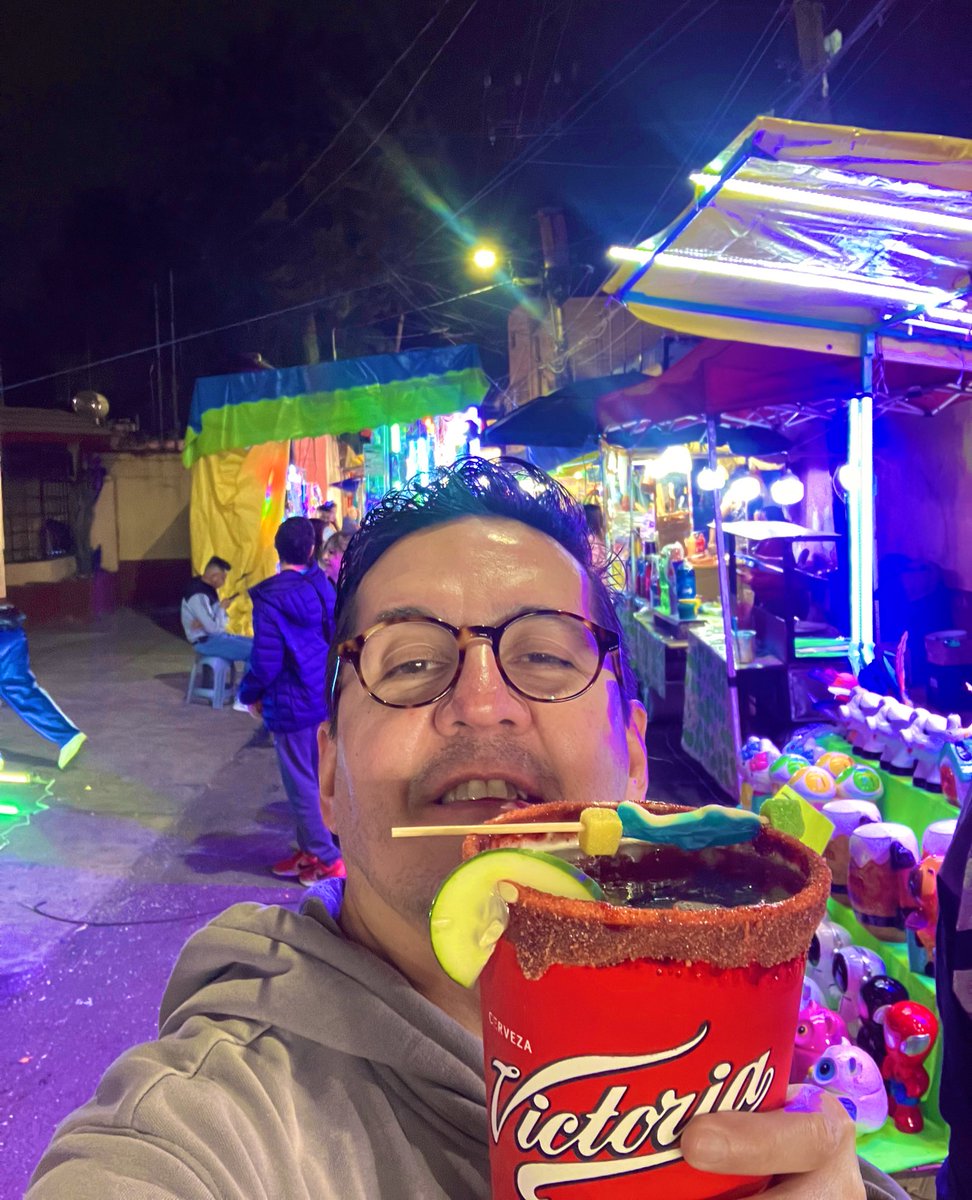 Mig_Moguel's tweet photo. Esta es de anoche que anduvimos de visita por las fiestas del pueblo de #Axotla https://t.co/f5HIHmLmYC