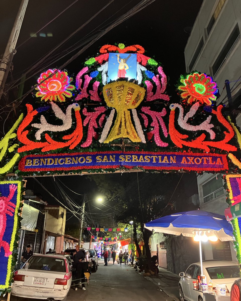 Mig_Moguel's tweet photo. Esta es de anoche que anduvimos de visita por las fiestas del pueblo de #Axotla https://t.co/f5HIHmLmYC
