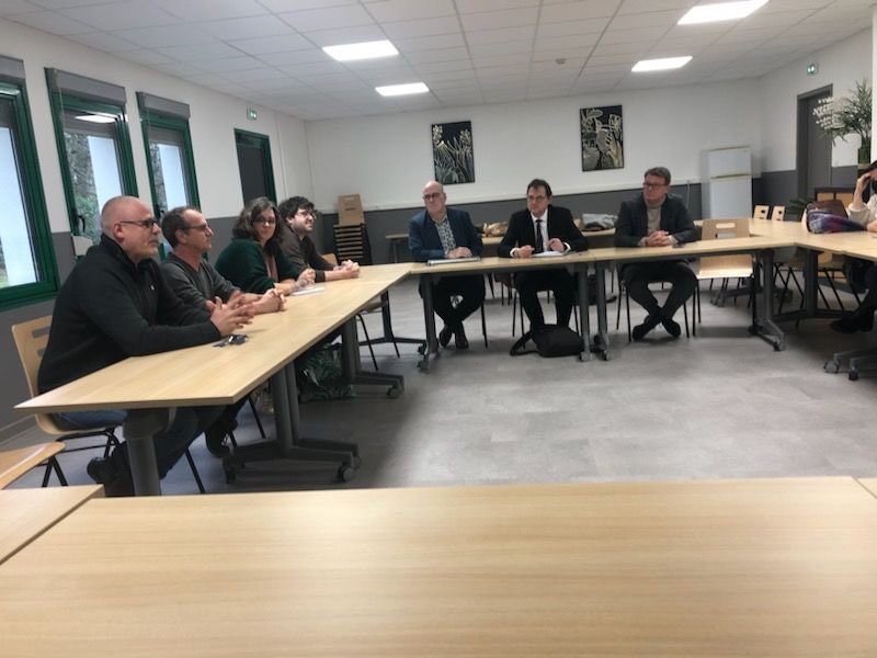 Découverte de la classe « prépa 2nde » au lycée Margueritte de Verdun en 2 temps: avec les élèves puis avec les enseignants. Un beau projet au service de la réussite des élèves. <a href="/Prefet55/">Préfet de la Meuse</a> <a href="/deptmeuse/">Département Meuse</a> <a href="/regiongrandest/">Région Grand Est</a> <a href="/DSDEN55/">DSDEN55</a>