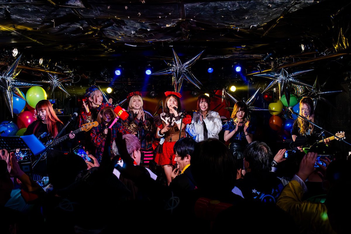 yura_burstgirl's tweet photo. ゆらぴこBirthday Live🎂
『ワン！ツー！Smile！2025』
2025年1月27日(月)
📍下北沢SHELTER

ゆらぴこバンドSETLIST
1. SE
2.Rain 
3.Brand new day!!
4.どれみふぁレインボー
※コラボ👭爆裂女子/絵恋ちゃん/さきちゃん
5.笑顔の花束を
6.Shine on you
7.Pretend

自己紹介beat

8.The Journey🎸
9.CANDLE🎸
10.ラストライブならよかった🎸
※コラボ👭絵恋ちゃん

encore
1.もしも
2. YOU ARE MY 44
※やる予定だったのですが時間がNoワンツーSmileのため心の中で

✨thank you🌈

📸山中善正 @ARBKIDS