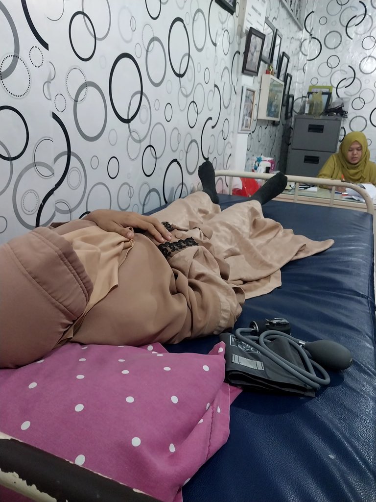 IbrahimAzzaini's tweet photo. TEMAN2 PLEASE BANTU RETWEET ya 😭🙏🏻
Istri ust. Syukron
Salah satu dai yg punya konsentrasi dakwah di pedalaman 

Harus segera diperiksa, dan terkendala tunggakan BPJS
Alhamdulillah sdh ada yang pinjamkan.

Kita mudahkan urusan dai yuk, untuk pembayaran utangnya 😭🙏🏻
Rp. 3.535.000 https://t.co/6bNlEEtxGo