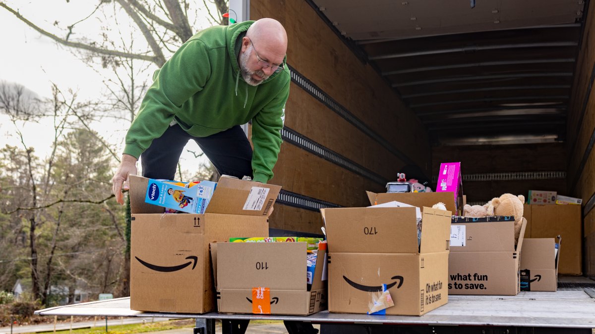From engineering innovation to community service, our Josh Dawson leads by example. Whether developing steering technology or delivering supplies to hurricane victims, he's dedicated to making a difference. 🚛💪 #WeAreVolvoGroup