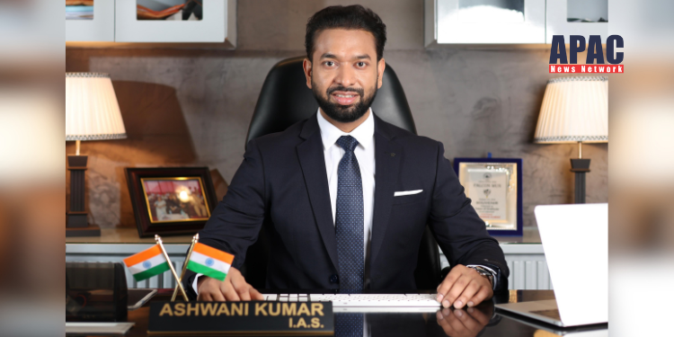 Apacnewsnetwork's tweet image. IAS Ashwani Kumar Takes Charge as Director, DITEC, Assam

Read 🔗 apacnewsnetwork.com/2025/01/ias-as…

#APAC #APACMedia #DITEC #IAS #AshwaniKumar #Leadership #DigitalTransformation #Governance #TechnologyLeadership #AssamDevelopment #PublicService #DirectorDITEC