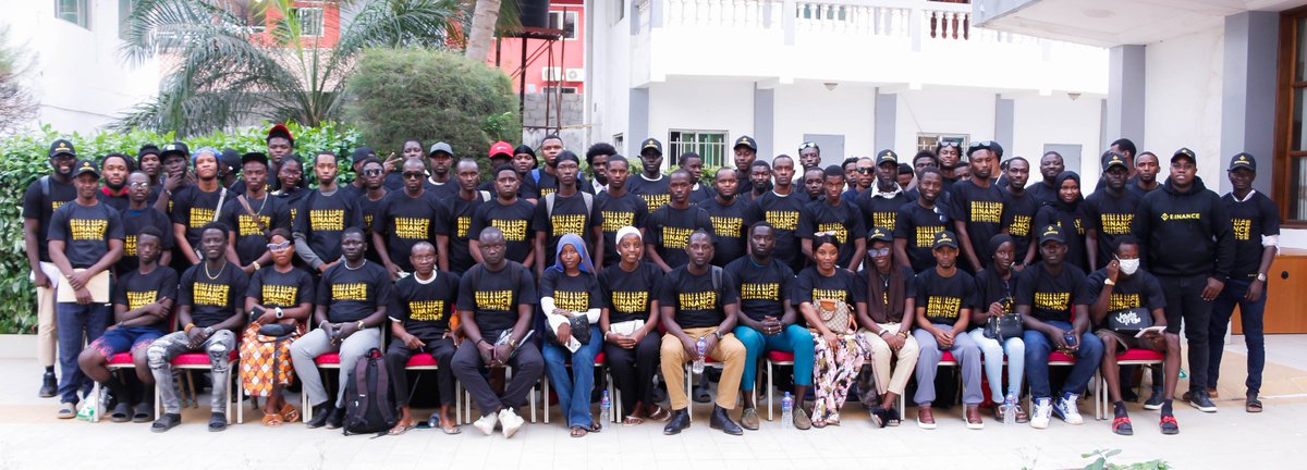BinanceAfrica's tweet image. Last weekend, #Binance team hosted a community meetup in Banjul, The Gambia. 

Our team taught 160+ attendees all about Web 3 use cases &amp;amp; blockchain ecosystem.

Thank you for the warm reception at #BinanceMeetupBanjul 💛