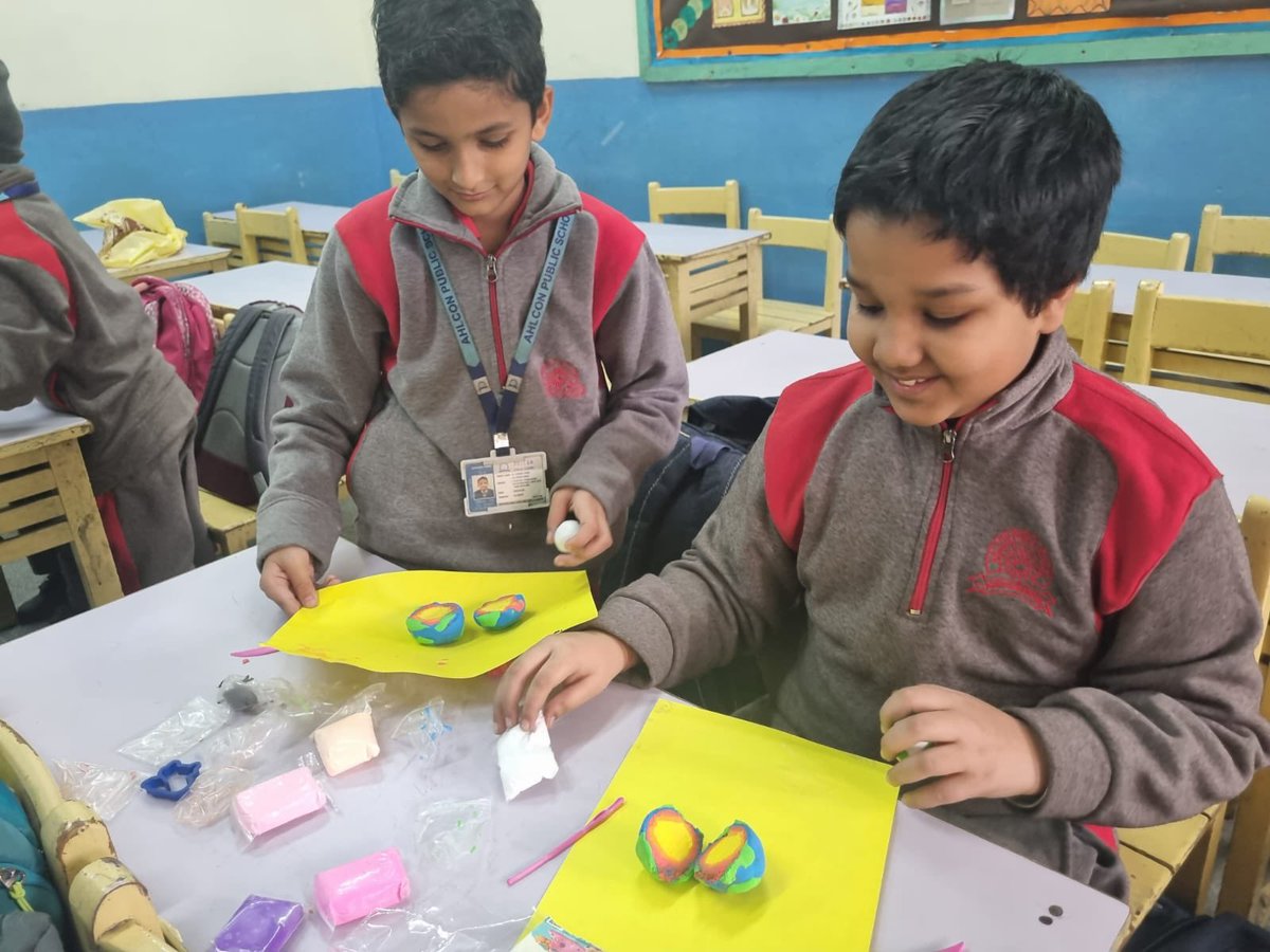 PublicAhlcon's tweet photo. Class 4A Science Enrichment activity, Layers of Earth 🌍
#PreparatoryStage #EarthInterior #Crust #Mantle #Core
@ashokkp @Ahlconpublic1 @seemasoniaps @MamthaSays @monikakarnatac @GanguliKuhu https://t.co/JEL5L2qG8L