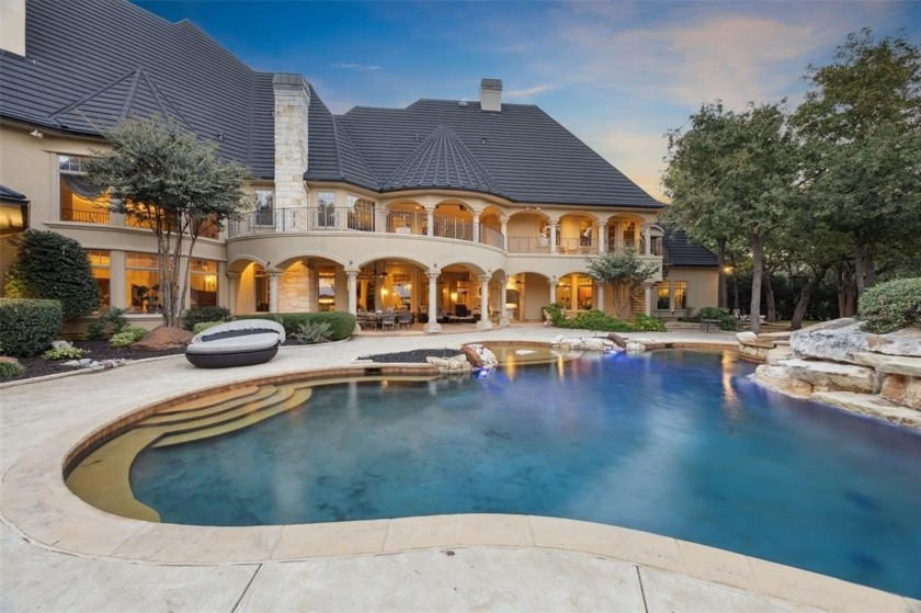 GolfRealtyLINKS's tweet photo. Fabulous TEXAS Golf Home Listing!
Flower Mound, TX / Tour 18 Golf Club
6 BR / 8 BA / 13941 sq ft / $6,975,000
Links Living Link >https://t.co/V7LZP7iGRX 
#golfhomes / #golfcoursehomes https://t.co/fmxUCWY9ms