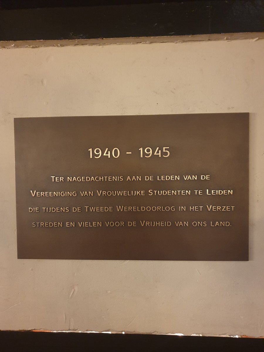 Wiltfried Idema (@wiltfriedidema) on Twitter photo Zaterdag jl. werd op Sociëteit Minerva in de aanwezigheid van meer dan 350 Èles en veel vrouwelijke Minervaleden de plaquette voor de in WO II in het Verzet gesneuvelde VVSL-leden onthuld.
<a href="/LeidenAlumni/">Leiden Alumni</a> <a href="/WeekbladMare/">Mare</a> <a href="/UniLeiden/">Universiteit Leiden</a> <a href="/pcwh3/">pcwh</a> <a href="/leidschdagblad/">Leidsch Dagblad</a> <a href="/Cleveringabije1/">Cleveringabijeenkomst Leiden</a> <a href="/LUF_Leiden/">Leids Universiteits Fonds</a> Zaterdag jl. werd op Sociëteit Minerva in de aanwezigheid van meer dan 350 Èles en veel vrouwelijke Minervaleden de plaquette voor de in WO II in het Verzet gesneuvelde VVSL-leden onthuld.
<a href="/LeidenAlumni/">Leiden Alumni</a> <a href="/WeekbladMare/">Mare</a> <a href="/UniLeiden/">Universiteit Leiden</a> <a href="/pcwh3/">pcwh</a> <a href="/leidschdagblad/">Leidsch Dagblad</a> <a href="/Cleveringabije1/">Cleveringabijeenkomst Leiden</a> <a href="/LUF_Leiden/">Leids Universiteits Fonds</a>