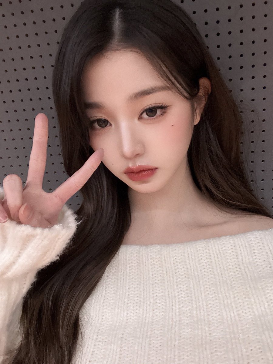 wonyoserotonin's tweet photo. 🤍🦢 https://t.co/CSLWPOcYqr