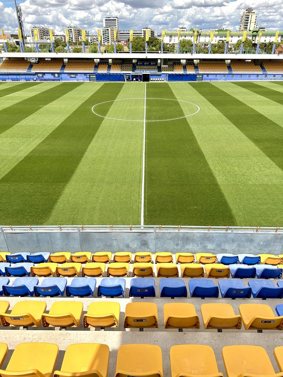 La <a href="/AD_Alcorcon/">A.D. Alcorcón</a> ha puesto a disposición del <a href="/recreoficial/">RC Recreativo de Huelva</a> entradas para el partido de este fin de semana a un precio de 30€ desde los 14 años. 

Nos estamos cargando este maravilloso deporte con este tipo de cosas que seguirá sucediendo hasta que no se regule desde las altas