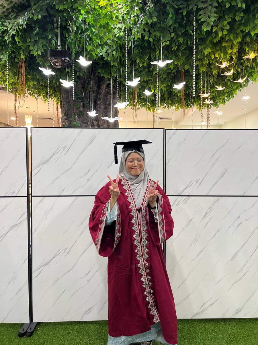 laura🦋 tweet media