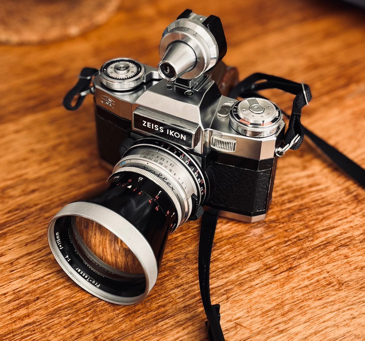 CanonflexRM's tweet photo. 時々ミラーが降りて来ないのでビドムを併用。楽しいぞ撮影が。#contaflex #フイルムカメラ #浜大津 https://t.co/UR4H5jI0dr