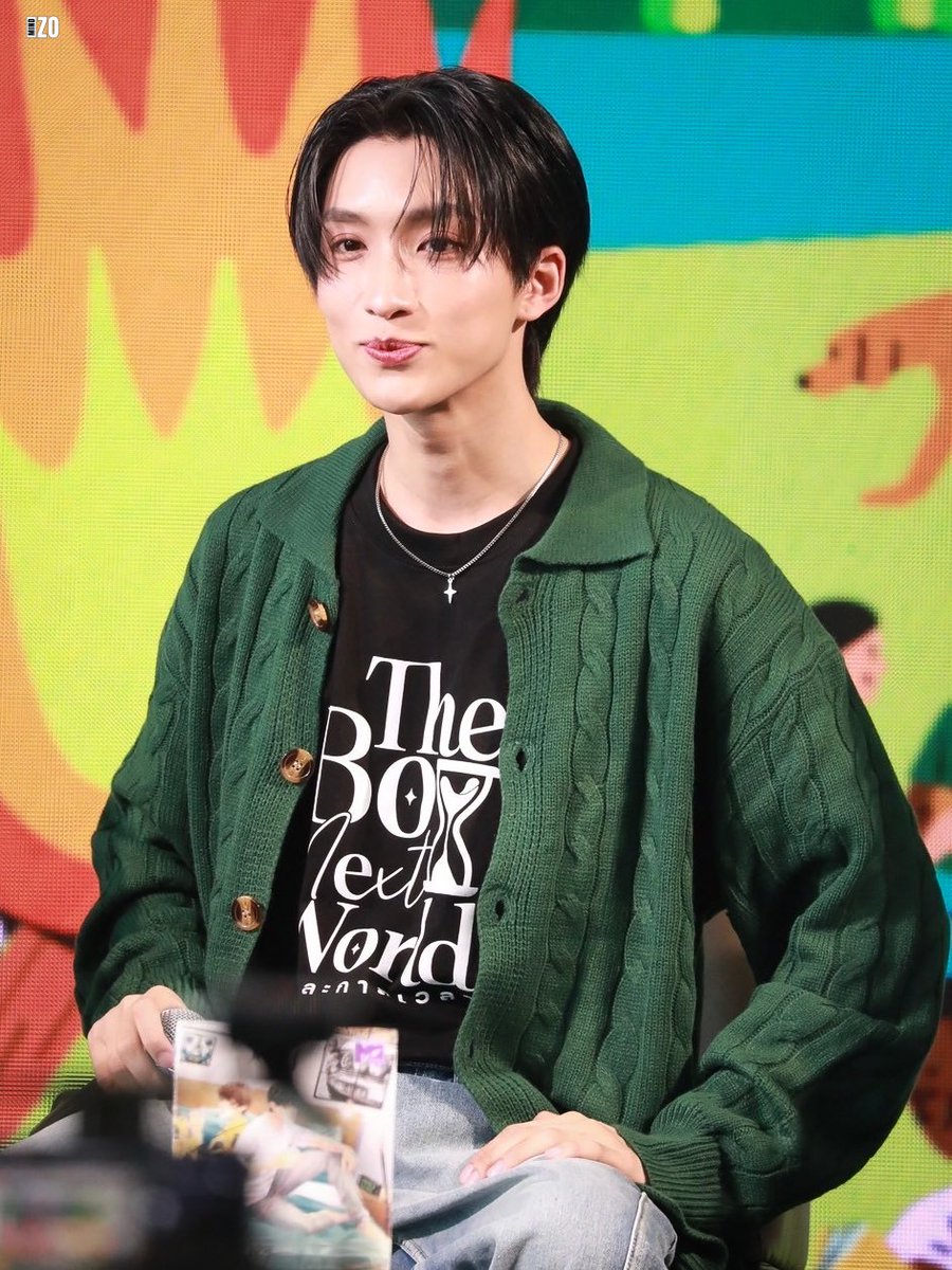 Zo_oMindGall's tweet photo. - 250125 - 🤏🏼

#Noeulnuttarat 
#ZoMindxNoeul
#TBNWxนายอินทร์สนามอ่านเล่น2025 https://t.co/yRm9ixzmou