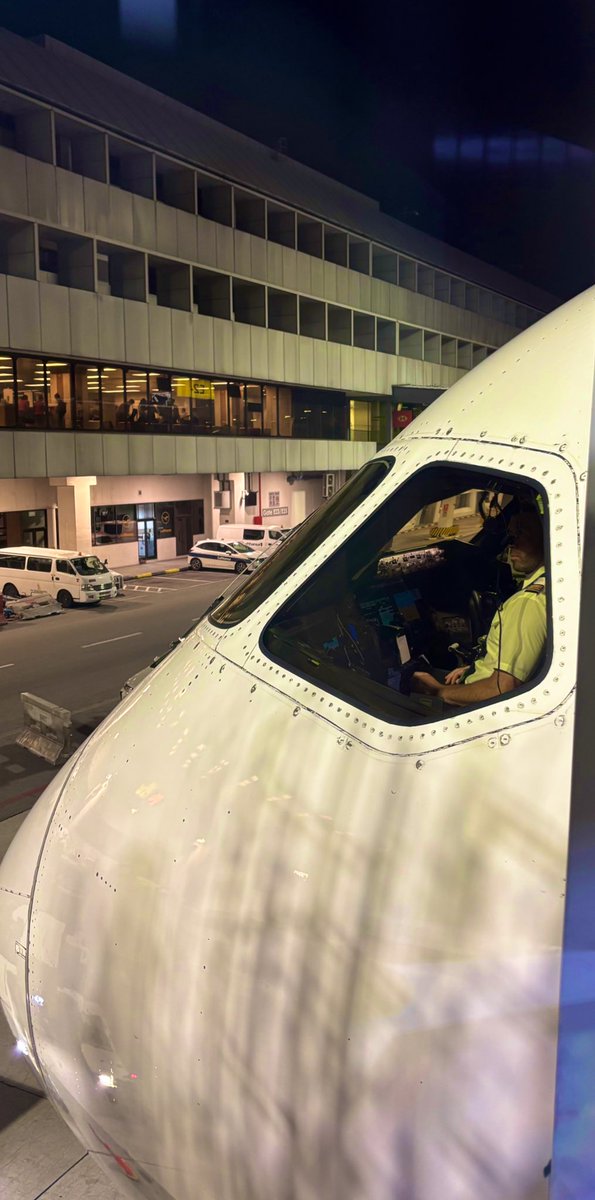 Capt_Bee's tweet photo. Fly for Tokyo。今日は揺れるらしい。
#NH844 #ANA https://t.co/x8Bdx0Aicj