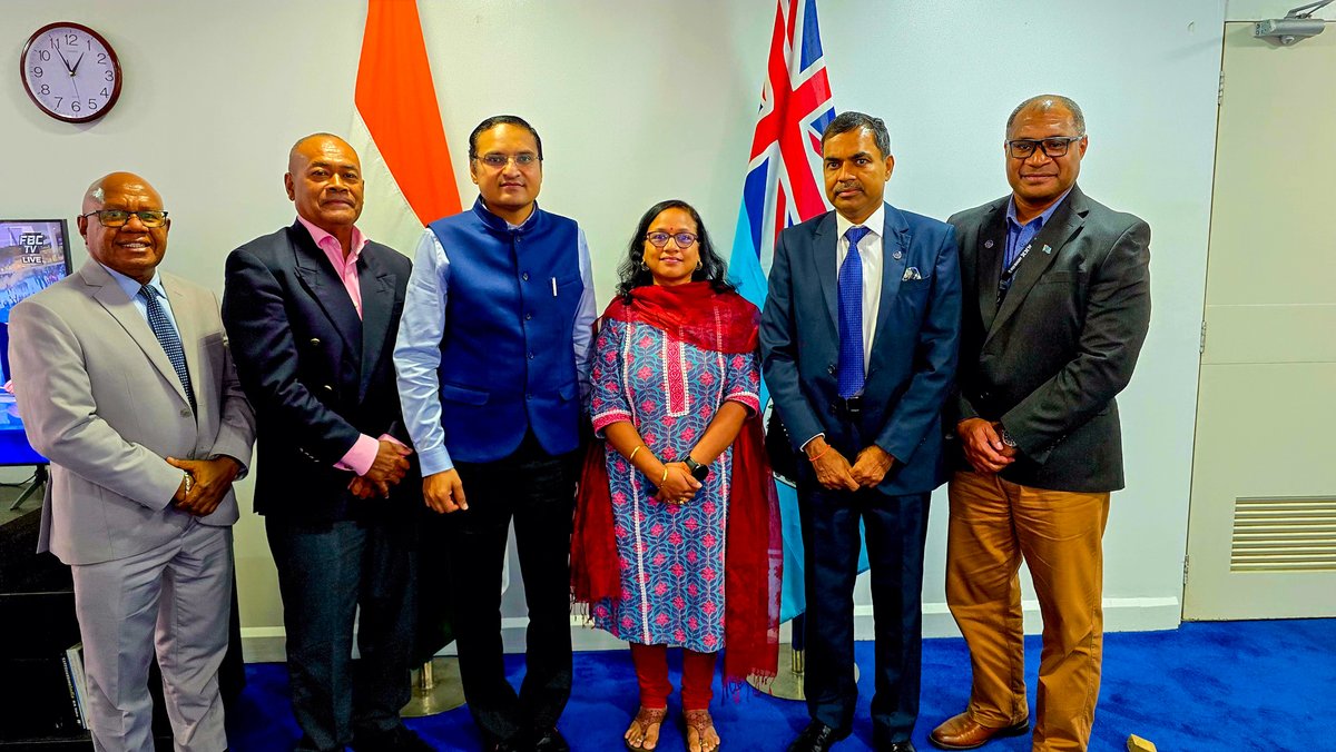 UPU_UN's tweet photo. 📍Nadi, #Fiji: Postal experts from nine #Pacific nations are taking part in a UPU workshop on enhancing operational efficiency &amp; #eCommerce development in the region🌏

The event also aims to foster regional collaboration &amp; government support for a more resilient #PostalNetwork🤝 https://t.co/VMixM6XQx7