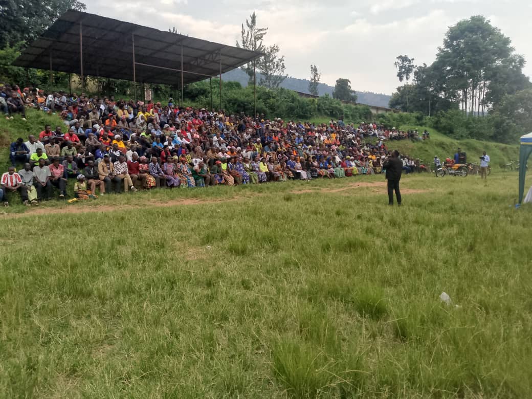 Uyu munsi mu murenge <a href="/GatsiboS/">Gatsibo Sector</a> twasuwe na Team yaturutse #Rwandaparliament iyobowe na Hon.Ntezimana J.Claude basuye ibikorwa biteza imbere ubukungu&amp; imiberehomyiza y'abaturage bitabiriye inteko rusange z'abaturage
<a href="/GatsiboDistrict/">Gatsibo District</a> 
<a href="/RwandaEast/">𝐄𝐚𝐬𝐭𝐞𝐫𝐧 𝐏𝐫𝐨𝐯𝐢𝐧𝐜𝐞 | 𝐑𝐰𝐚𝐧𝐝𝐚</a> 
<a href="/RwandaLocalGov/">Ministry of Local Government | Rwanda</a> 
<a href="/RwandaParliamnt/">Rwanda Parliament</a>