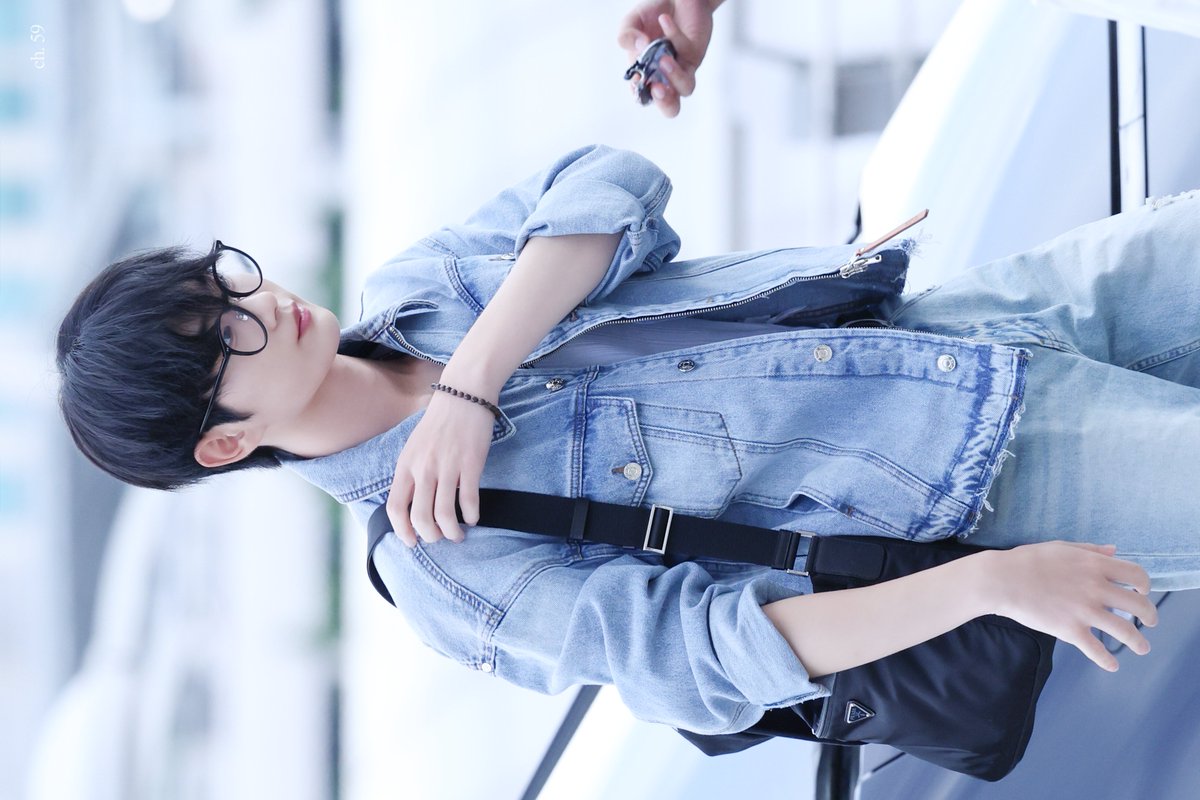 CH_5959's tweet photo. 240725 ICN 출국🦊

아무리 봐도 이 날 하울 맞는데,,,

#drippin #드리핀 #주창욱 #창욱 #joochanguk #changuk