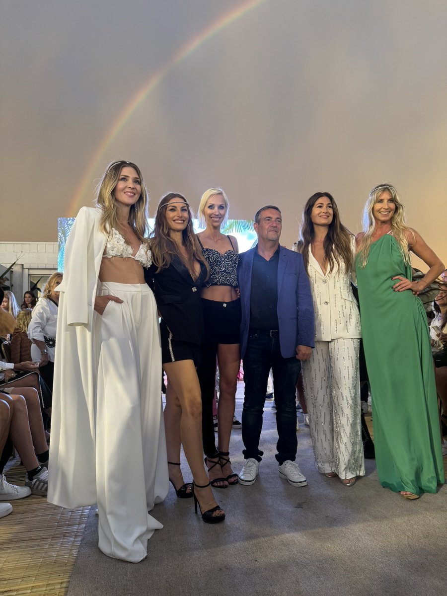 Final de desfile⚡️ 

📍UFO Point, Pinamar.

<a href="/ingridgrudkeok/">Ingrid Grudke</a> <a href="/solarosoledad/">sole solaro</a> <a href="/Ailensiboldi/">Ailen Siboldi</a>