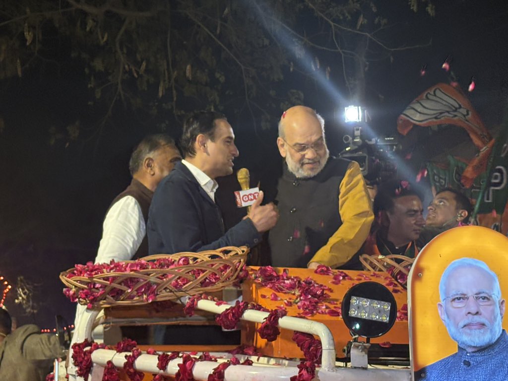 rahulkanwal's tweet image. Union Home Minister @AmitShah first interview on the Delhi Dangal. Coming up on #Newstrack at 8 pm. Shah responds to all the attacks being levelled by AAP &amp;amp; declares that Arvind Kejriwal will lose in New Delhi.