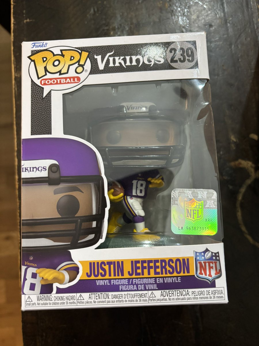 MrKdub's tweet image. Shoutout to @IT_guy8706 &amp;amp; @KCKid1507 for this super kind #RAKofTheDay 🤩 Some Sankeys for the #SuperPC &amp;amp; a JJ funko for my classroom - thank you again for this kindness! Appreciate you guys! #TheHobby #whodoyoucollect #RAK