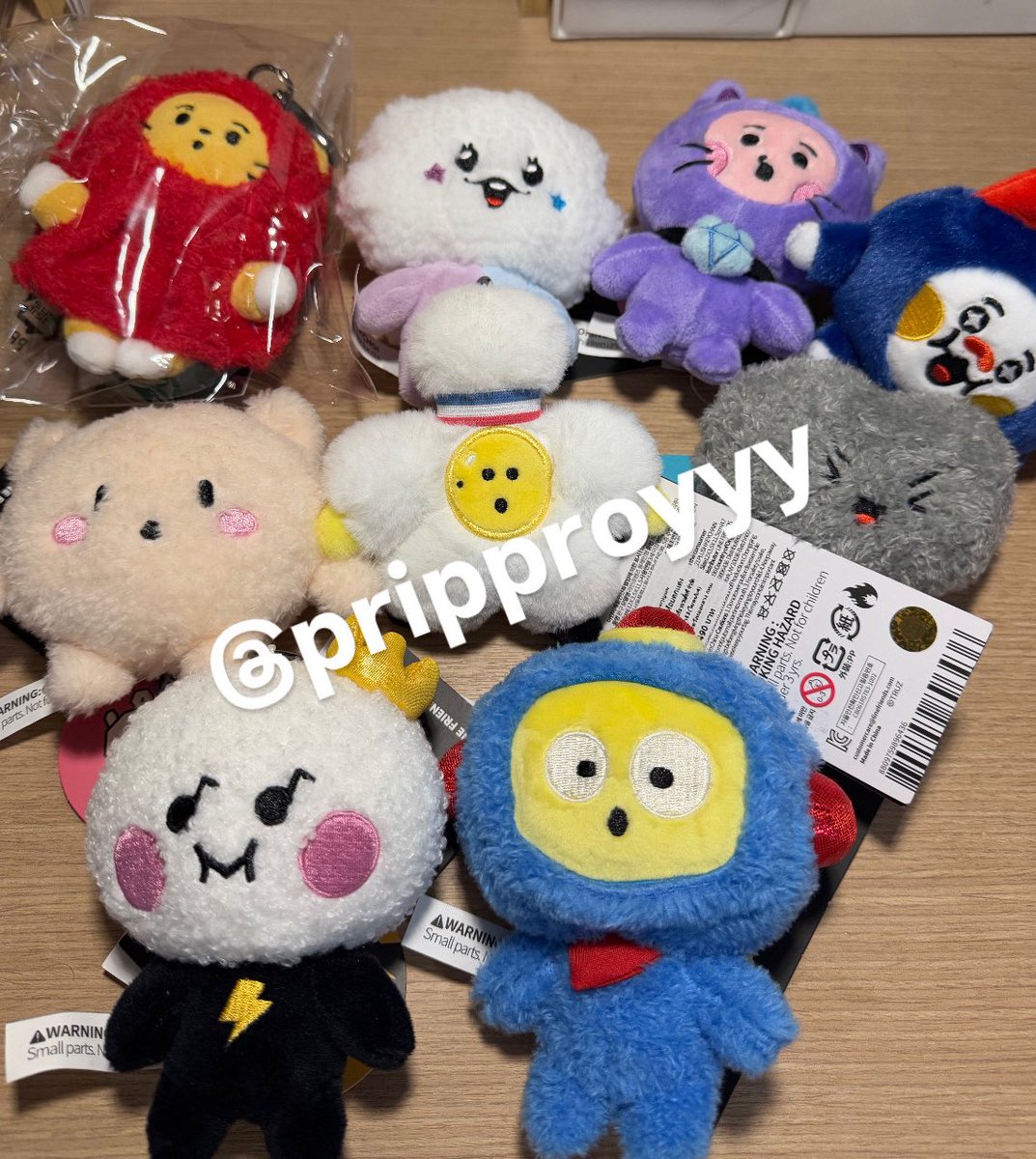 Pripproyyy's tweet photo. TRUZ BAG CHARM DOLL รุ่น 1 ส่งต่อ
• นอนในตู้ ไม่เคยออกข้างนอก ยังไม่ตัดป้ายครบทุกเมม (ลาอูยังอยู่ในถุง)
ราคา ตัวละ 300 บาท 
ยกเว้น โพดง (ตัดป้าย 250 บาท)
📦 ค่าส่ง 50 บาท ตัวต่อไป +15 บาท

DM คั้บ
#ตลาดนัดเด็กสมบัติ #ตลาดนัดtreasure #ตลาดนัดtruz #ตลาดนัดสมบัติ #truzพร้อมส่ง https://t.co/SYsG22LJxF