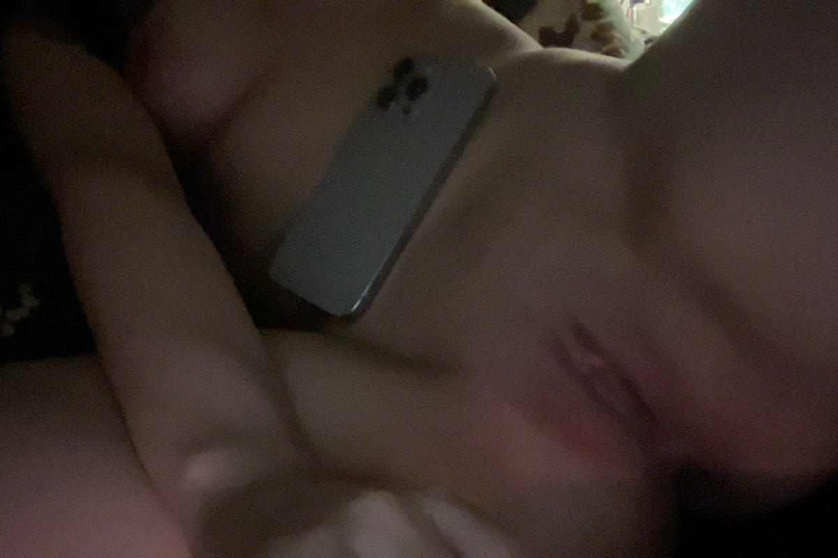 soji_77's tweet photo. cunt on facetime https://t.co/8Kl70oZGs3