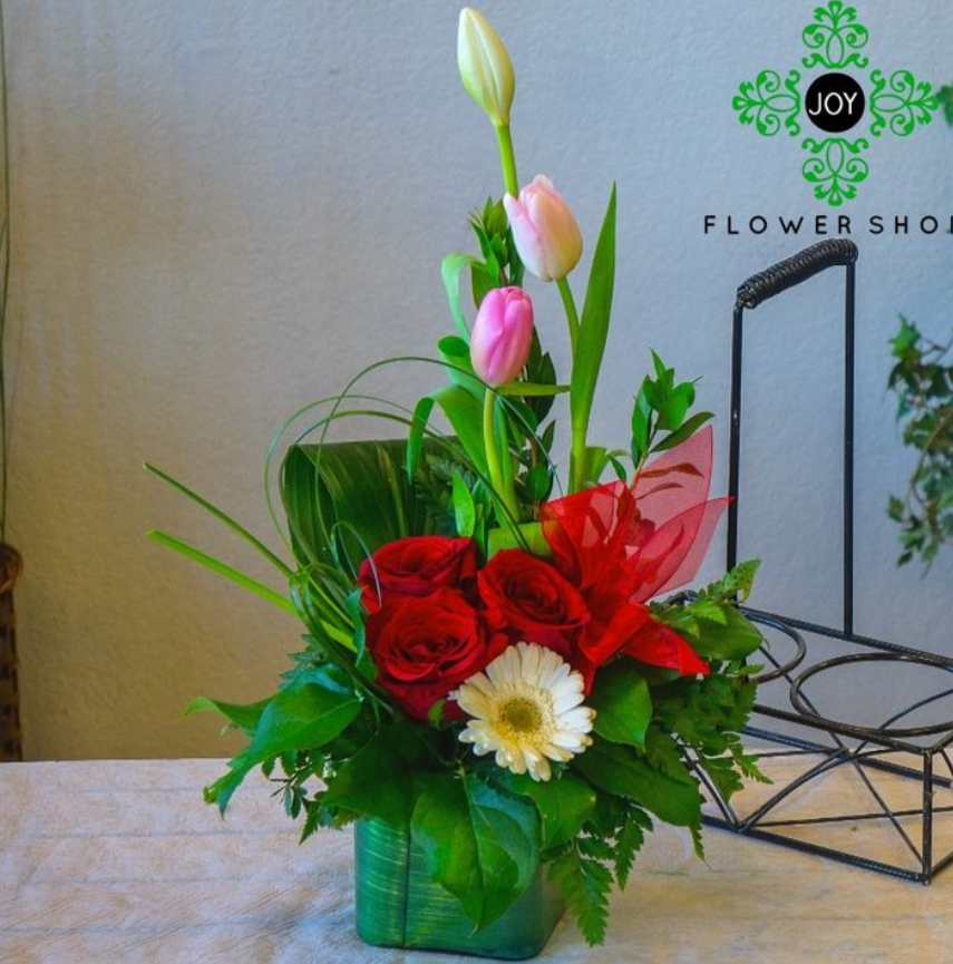 flowersjoyy's tweet photo. Let love grow and bloom! We are pleased to announce our new floral item, "Love Blooms #351" for this Valentine Season! If a dozen red roses are too much, consider our "Love Blooms" floral option! Come check it out on our webpage, Happy Love Month! #myjoyflowershop #february2025 https://t.co/QktYGHHqcU