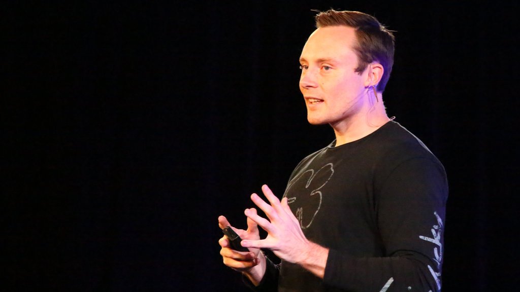 scottJag's tweet image. Stop trying to fix your past.

Research shows your brain cares more about your future.

Dr. Benjamin Hardy discovered why most people stay stuck.

Here's the framework that actually works: