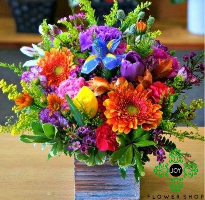 flowersjoyy's tweet photo. It is a wonderful new year and we are please to announce our BEST SELLING 2024 FLORAL ARRANGEMENT!!! WILD GARDEN IN WOOD VASE #241 #myjoyflowershop #floralshop #flowers #familyowned #local https://t.co/CGCdQjxryg