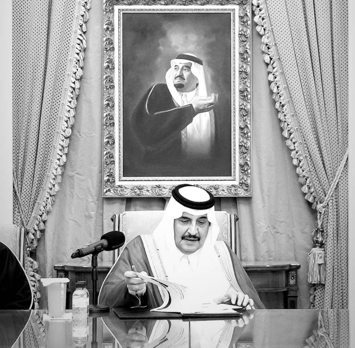 “اللهم اغفر له وارحمه، وعافه واعف عنه، وأكرم نزله، ووسع مدخله، واغسله بالماء والثلج والبرد، ونقِّه من الخطايا كما ينقى الثوب الأبيض من الدنس.”

نسأل الله أن يرحم الأمير 
#محمد_بن_فهد_بن_عبدالعزيز 
رحمة واسعة، وأن يجعل قبره روضة من رياض الجنة، وأن يرزق أهله وذويه الصبر والسلوان.