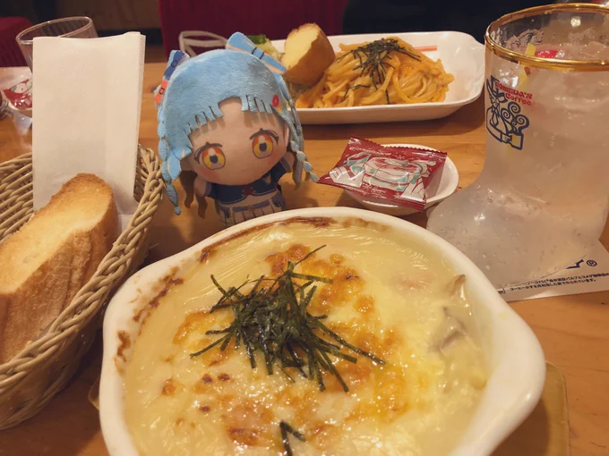 久しぶりに会った友達からVtuberの話を聞かせてもらったりVtuberの話を聞いてもらったりした 楽しかった 