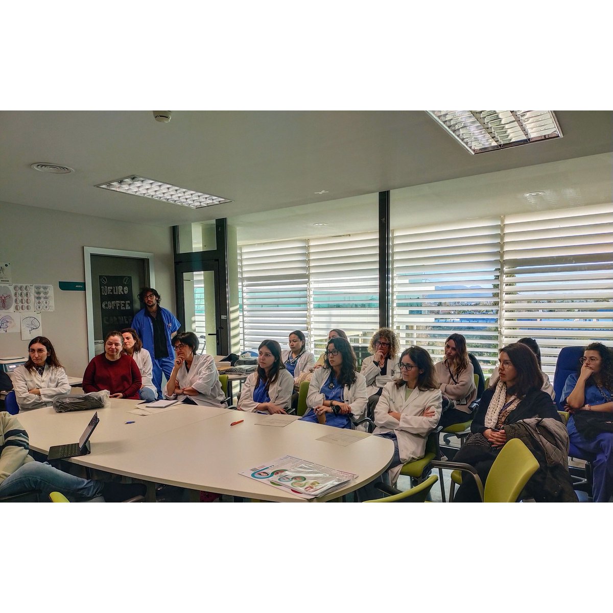 pacientactiuib's tweet photo. Seguimos con las sesiones de presentación del programa #pacientactiuib 
Hoy con el equipo de neurología🧠de @SonEspases  ⤵️
Objetivo🎯
✅Iniciar un taller entre iguales en #ICTUS 
✅ Programar otro taller entre iguales en #esclerosismúltiple 
🙏Gracias a pacientes y profesionales https://t.co/IYFUuFLHhv