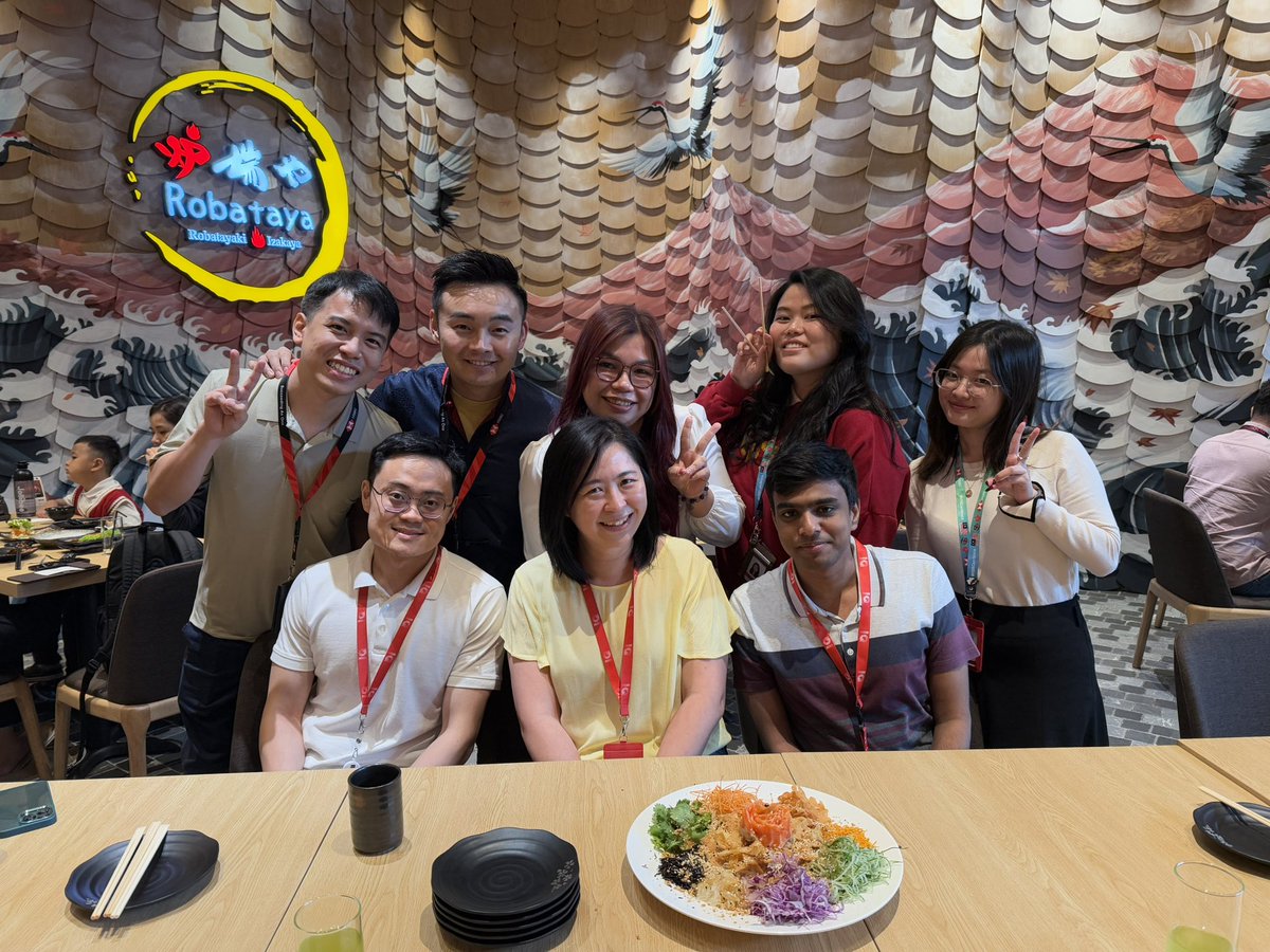 EstherInDaHouse's tweet photo. 很久沒有在公司工作到最後一分鐘 還和同事們吃了個收工午餐  值得一個post 🤣 https://t.co/LDl25ANkvA