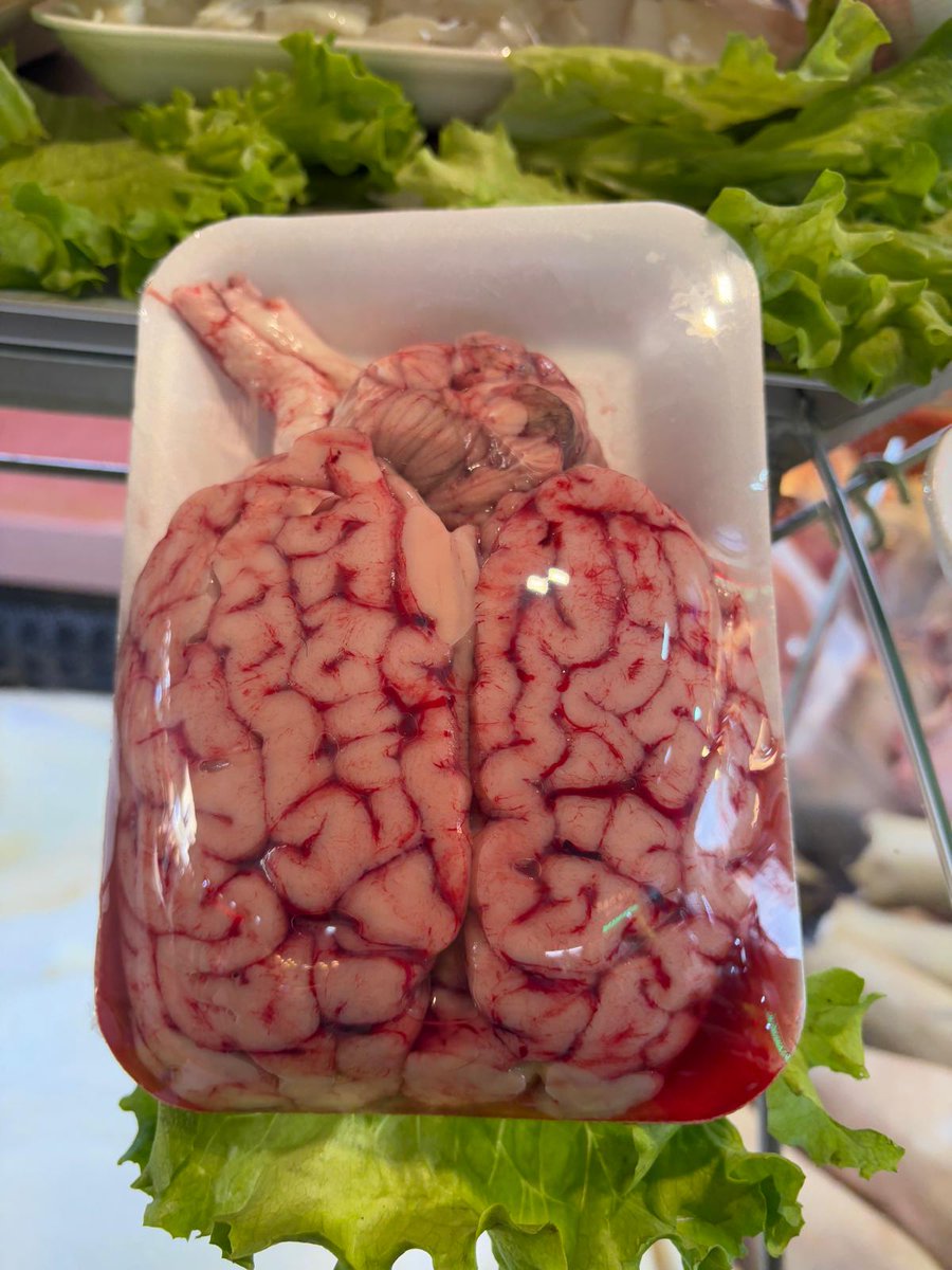 "Thinking of you 🧠 ... because regular texts are too common." Come on, flesh-brains!
#friendship_goals