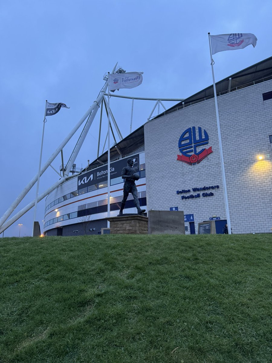 stophateuk's tweet image. Bitterly cold night but ready to support work of @OfficialBWITC with young people tonight at @OfficialBWFC delivering @stop_hate_uk workshop raising awareness of #hatecrime , influence of social media and how to respond appropriately #communitycollaboration #education