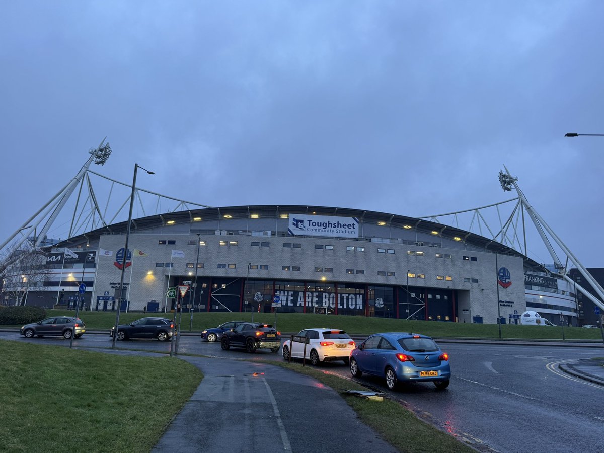 stophateuk's tweet image. Bitterly cold night but ready to support work of @OfficialBWITC with young people tonight at @OfficialBWFC delivering @stop_hate_uk workshop raising awareness of #hatecrime , influence of social media and how to respond appropriately #communitycollaboration #education