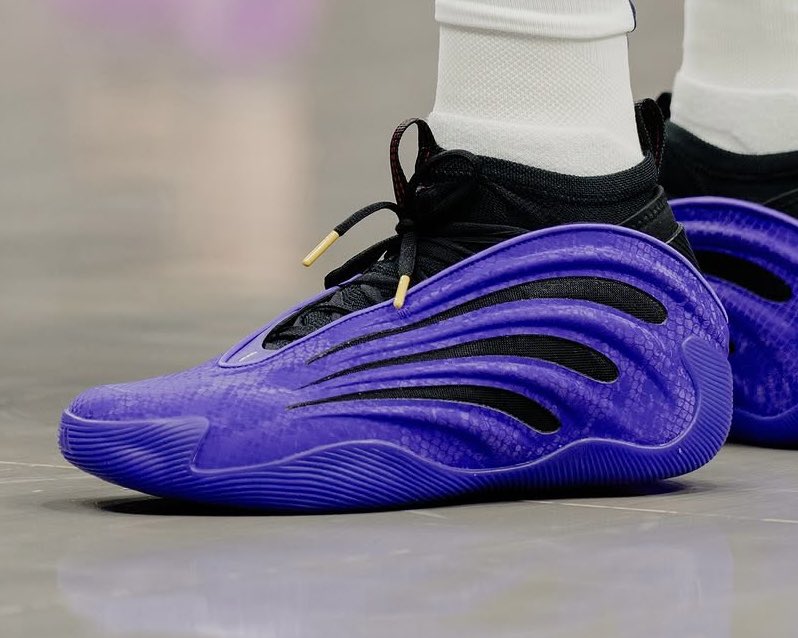 Nice Kicks tweet media