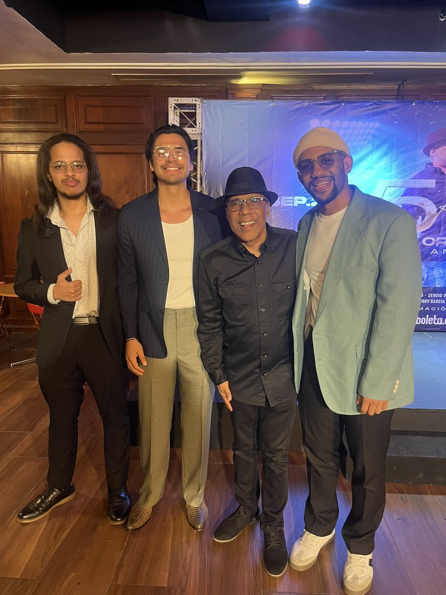 lacinturadeoro's tweet photo. Ayer conocimos a la leyenda Ramón Orlando.

Su entusiasmo por la música nos llenó de energía para seguir merengueando por un buen tiempo 😂🔥 https://t.co/kyb8DD0eXK
