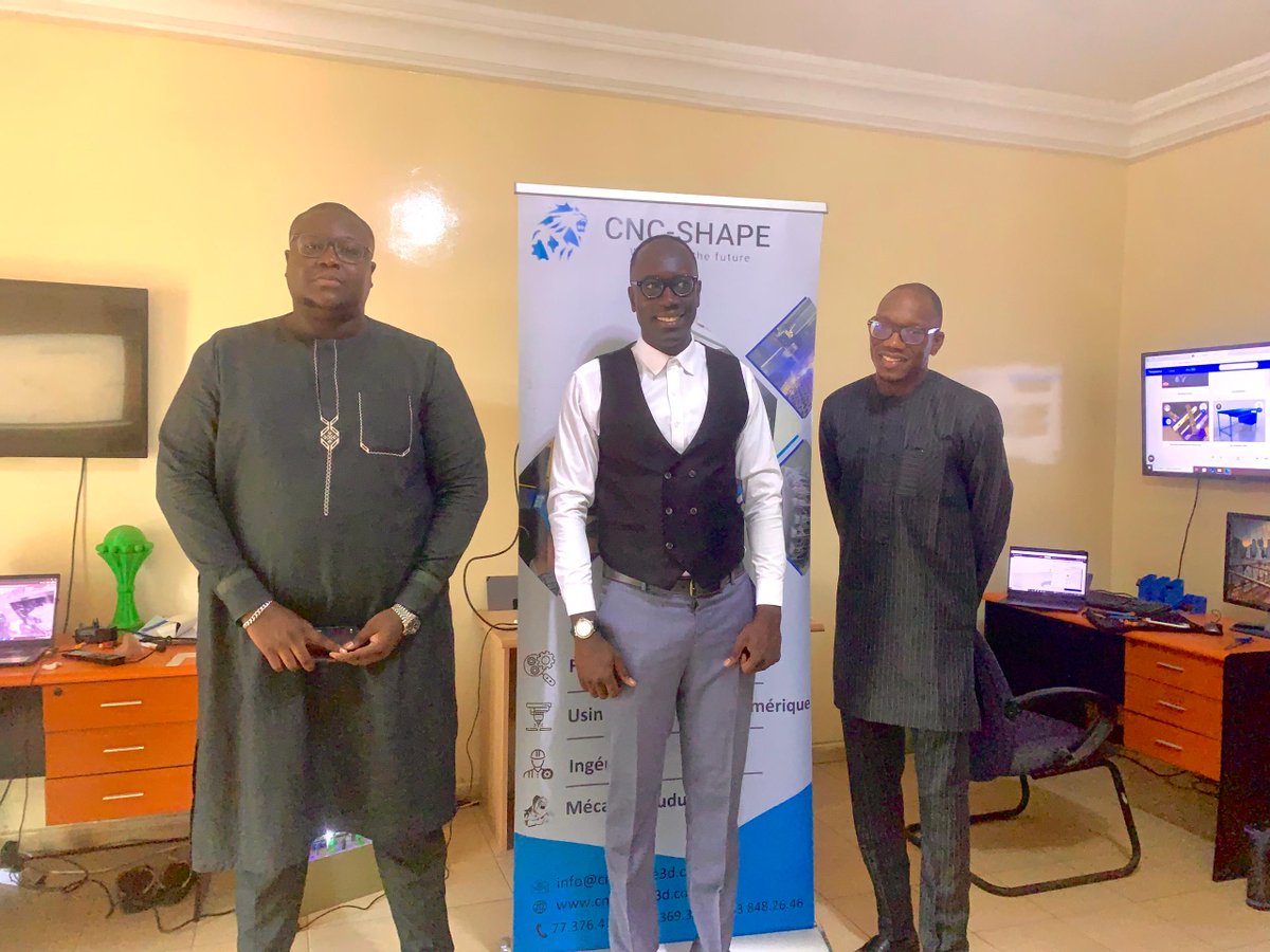 diabongcorp's tweet photo. 🌟 CNC SHAPE : l'innovation sénégalaise à l'honneur !
Le Challenge Fund for Youth Employment et TERANGA CAPITAL ont visité CNC SHAPE, reconnaissant notre expertise en impression 3D et fabrication numérique. 🚀
📞 +221 77 376 41 38
#Innovation #CNCShape #MadeInSenegal 🇸🇳 🇳🇱 https://t.co/VfN0PXDf1l