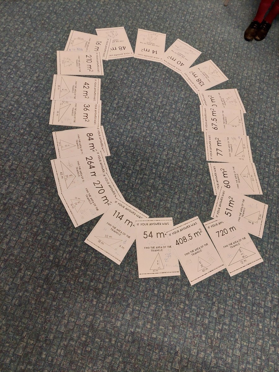 Some of @CCSGYear7 had a race in teams to find the area of triangles and get the correct order. It was a close finish! #CCAchieve #CCTeamwork #CCProblemSolving