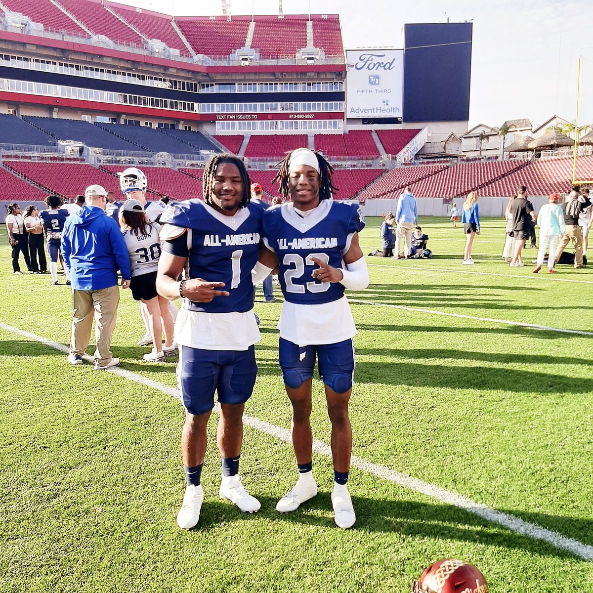 zigler_jr's tweet photo. Had a great experience w/ @StephonPorter9 at the @BlueGreyFB in FL. Coaching was very good and I learned a lot. Was proud to be named a Captain!
⭐1st Team All-Region 
⭐1st Team All-District 
⭐Blue-Grey All-American 
@FootballGannon committed https://t.co/wvluWkSokk