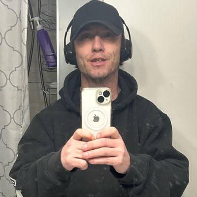 AdamMolleson's tweet photo. #NewProfilePic https://t.co/QUzCpWglg1