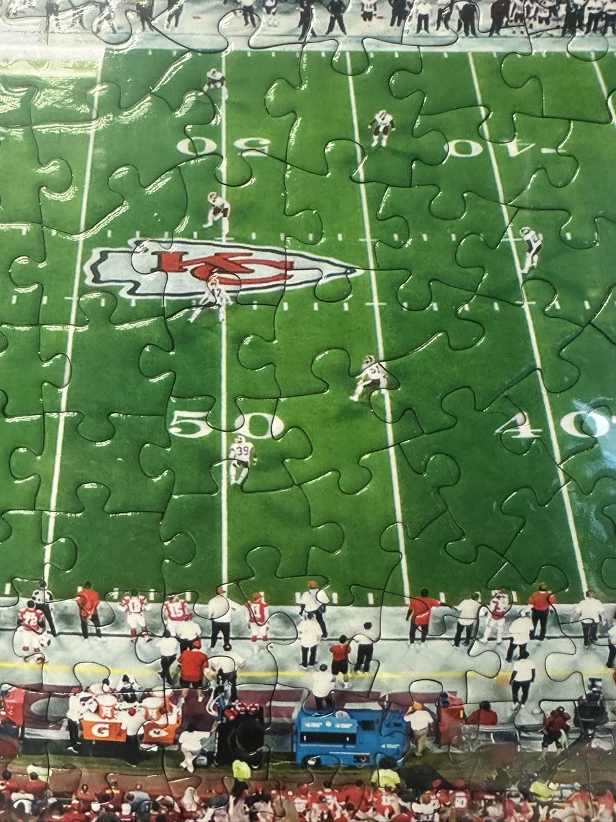 Quig73's tweet photo. Being a Chiefs fan I was super pumped to get this puzzle to create some office decor out of it. Being a Husker fan I was even more pumped to see that it’s a game from 2017 against Washington that our boy @_willcompton is playing in! #GBR https://t.co/2uslYa72lS