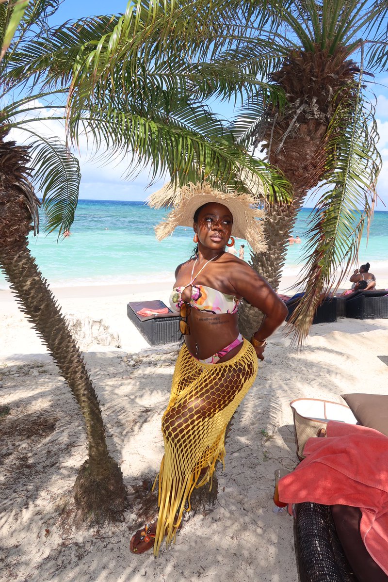 Simply_Sayo's tweet photo. 🇯🇲☀️🏝️ Island gyal https://t.co/8kA3Vco0dg